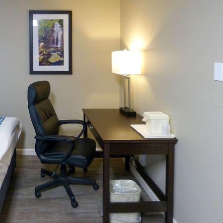 Rodeway Inn & Suites Ontario Exteriör bild